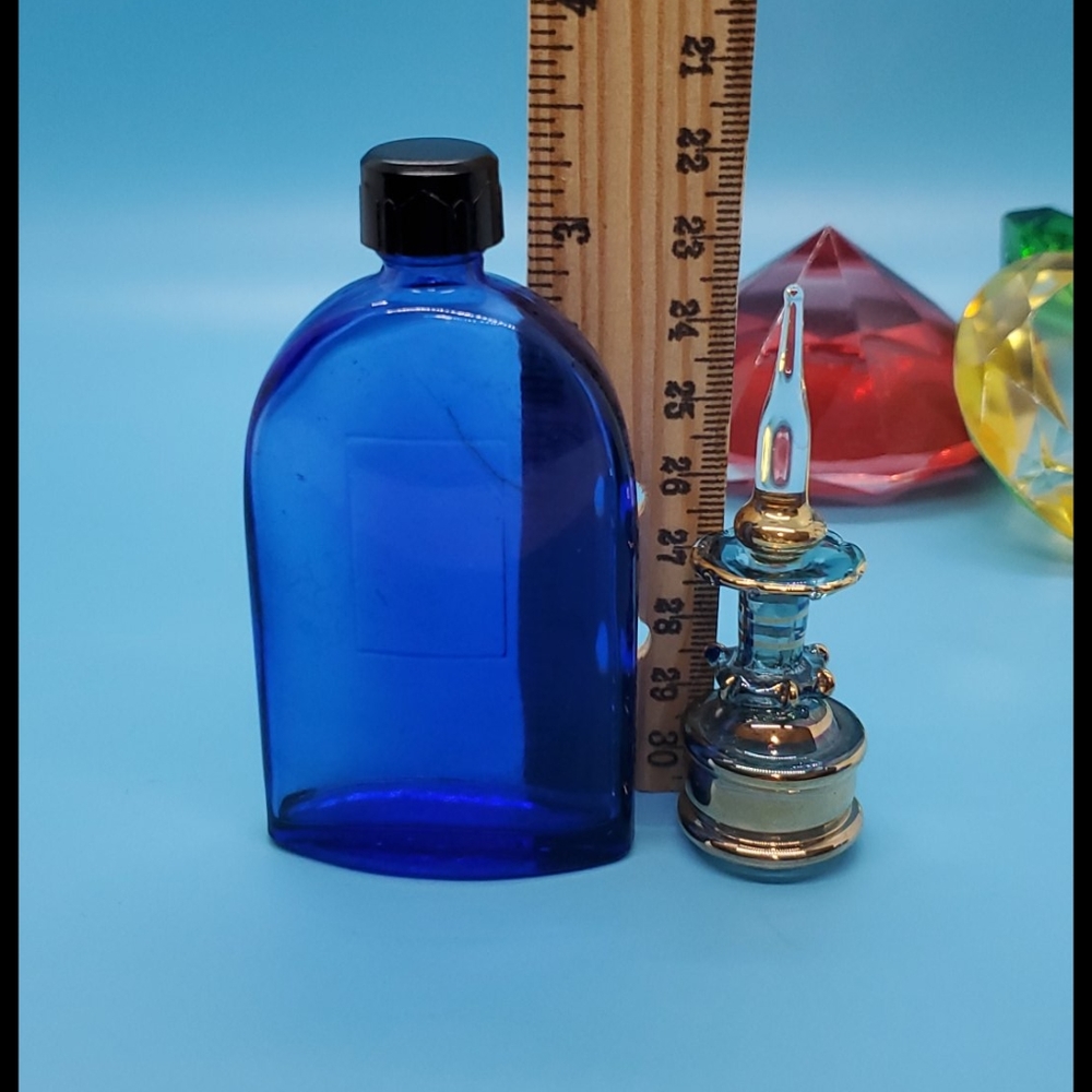 2 VINTAGE perfume bottles & 1 newer Egyptian•💎 - Picture 5 of 16